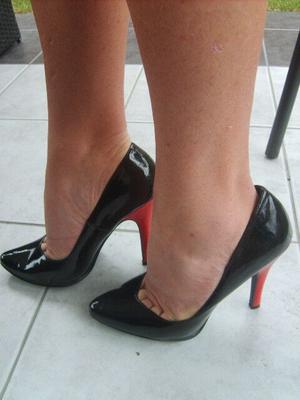 toe cleavage high heels