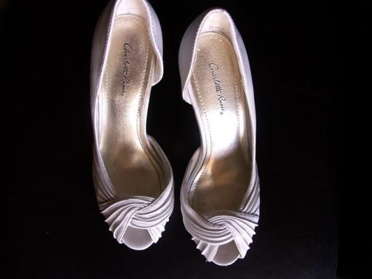 nuevos peep toes blancos