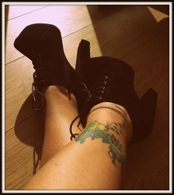 Schuhe und Stiefel