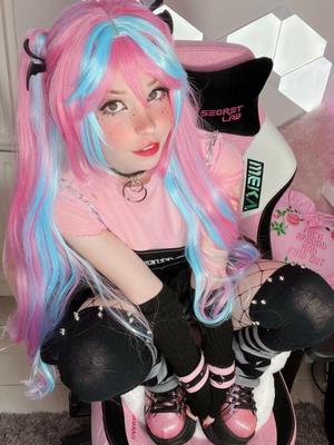 Belle Delphine - Chicle emo parte uno