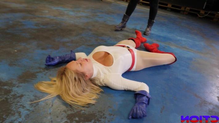 USED : Unconscious Super-heroines Easily Defeated! -