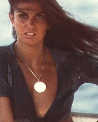 Großer Teenager-Schwarm – Caroline Munro