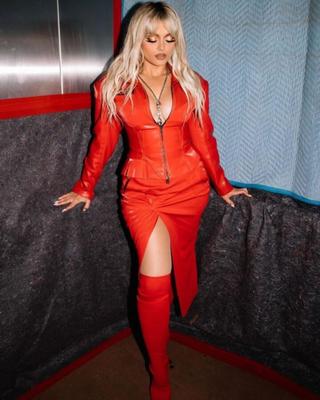 Bebe Rexha Beine