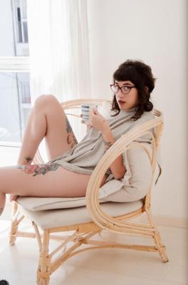 Suicide Girls - Emilylhu - Deep In A Dream