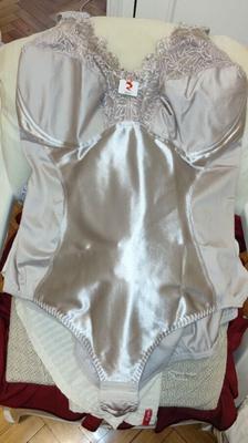 Beige bodybriefer - My first!