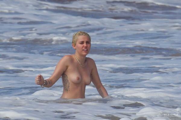 Miley Cyrus de cabelo curto faz topless