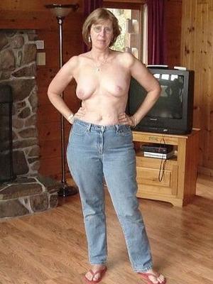 Topless in jeans