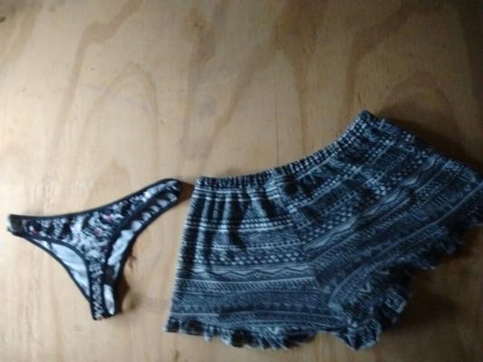 Un autre fan de ma femme appréciant ses sous-vêtements.