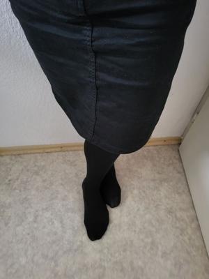 mein Schwanz in Calzedonia Totally Invisible Denier Strumpfhosen