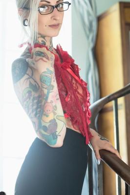 Suicide Girls - Gladyce - Red Sun