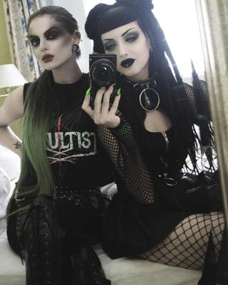 GOTHIC LADIES