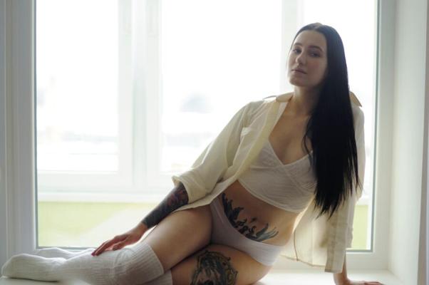 SuicideGirls Malican - Traga-me para cima