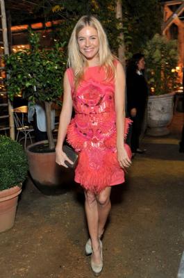 Quiero comer excrementos de Sienna Miller.