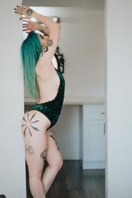 Suicide Girls - Hachi Roku - Su culo significaba