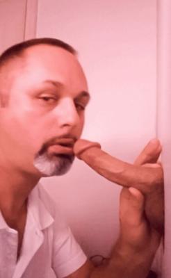 Gloryhole Cocksucker