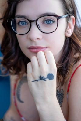 Suicide Girls - Pialora - Mon Calin