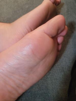 Wife&#;s feet ready for someone&#;s cum