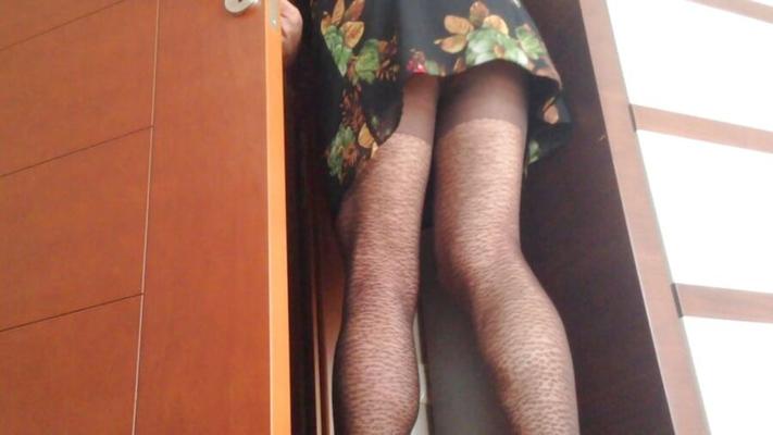 Stepmom Spy Pantyhose Legs