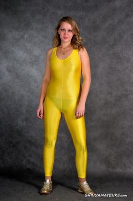 Nastya P - Mono ajustado de spandex amarillo brillante