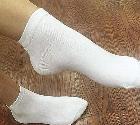 Calcetines de mujer en su mayoría blancos