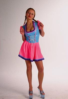 Modelo de macacão Die Dirndl