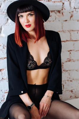 Suicide Girls - Spaceberry - Want to see a magic trick?