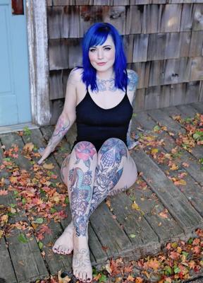 Suicide Girls - Rosydarling - Autumn Leaves