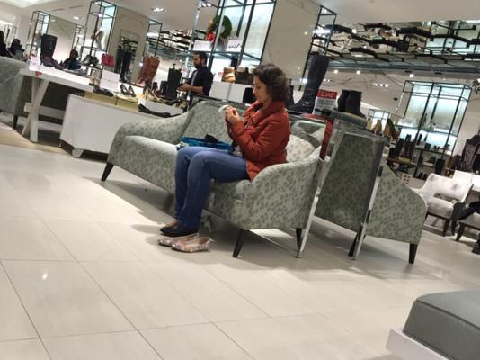 MILF turque avec du nylon en magasin