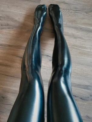 Dames En Cuir Et Latex 58