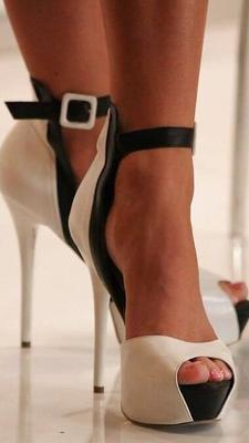 TACONES ALTOS ????