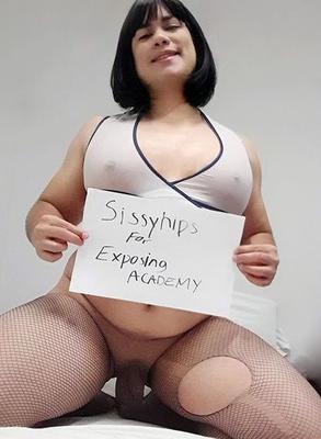 Exposed n. SissyHips