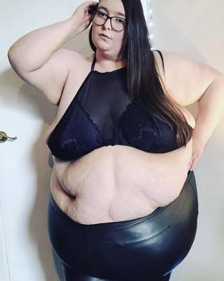 Fetiche gordo serio: BBW - Gran barriga, capítulos superiores recortados