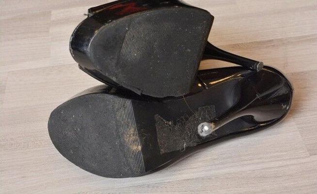 benutzte Schuhe фон Дениз...