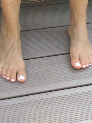 Vicky feet