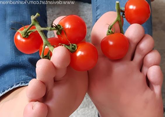 Karinas Füße – Tomatenzehen