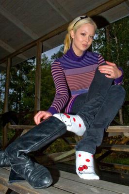 Joanna – Stinkende weiße Socken