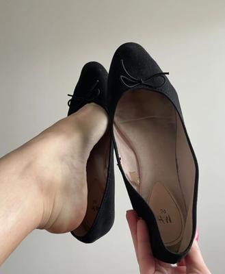 Worn ballerinas III