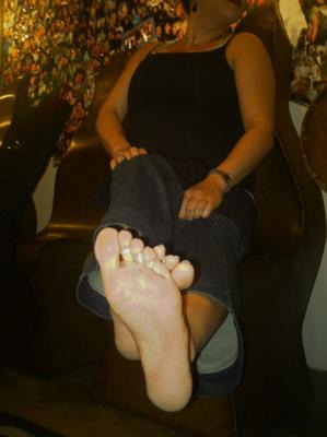 this girl said, "take pics of my feet , i love feet"- true story