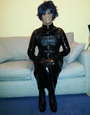 Robe noire en PVC