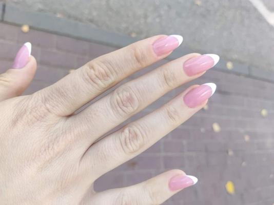 Fakes Hommage à mes ongles s'il vous plaît