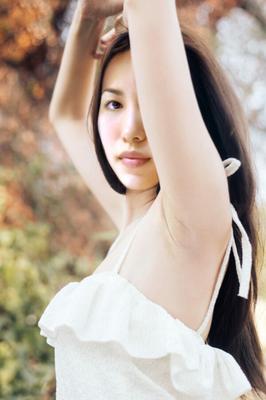 Latida Yusuk - Asian girl loves showing her armpits