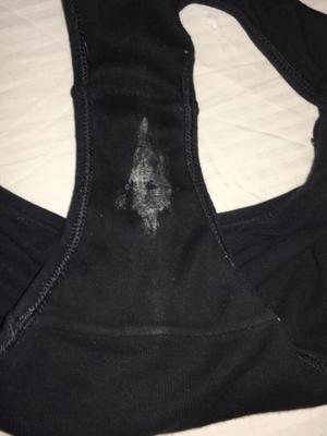 culotte sale et tachée de ma femme, d'un ami et de deux voisins