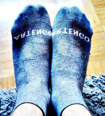 MIS DEDOS CON CALCETINES