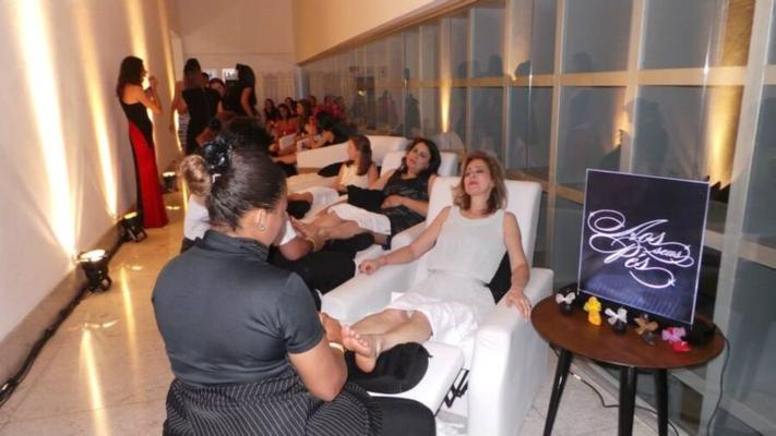 Feet on Spa´s, yoga and pilates classes, pole dance, etc...