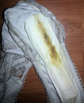 Duftpanty und benutzte Slipeinlage (pad and dirty panties)