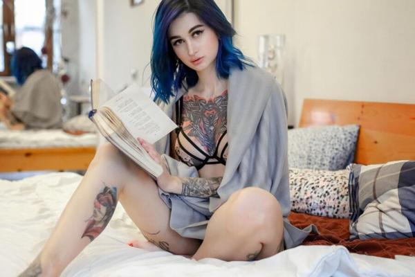 Suicide Girls - Avrora - Summer of Haze