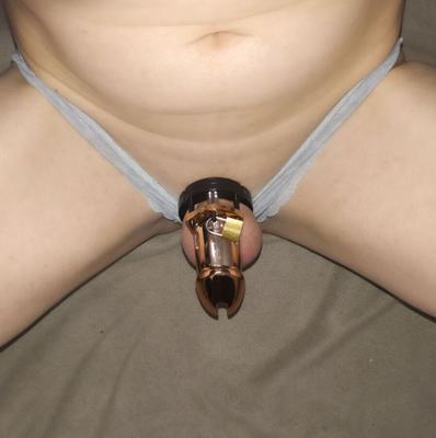 Chastity femboy exponiéndose // SuggarSissyKata