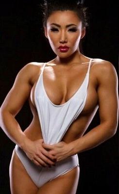 Asiatique Muscle Chienne Tanya Voshell