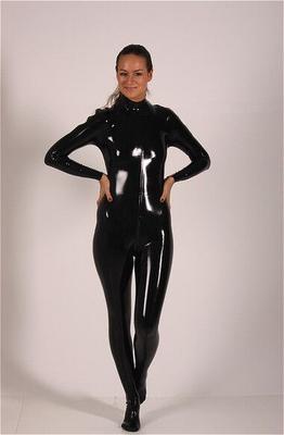 Katja en latex noir