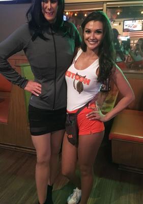 Sissy in Hooters